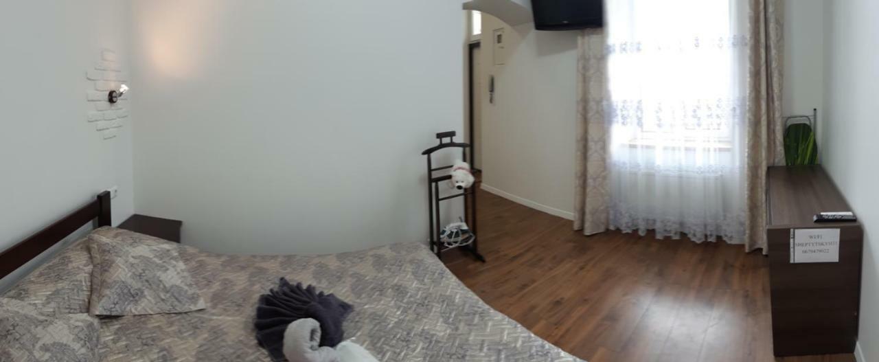 Transfer Apartment Lviv Buitenkant foto